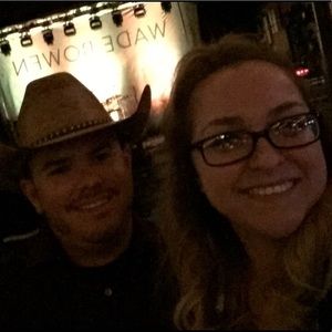 Meet your Posher, Deisy